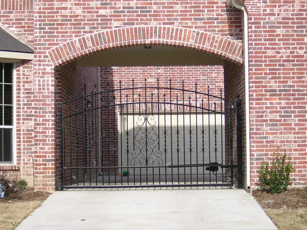 Arch Gate With Filials
