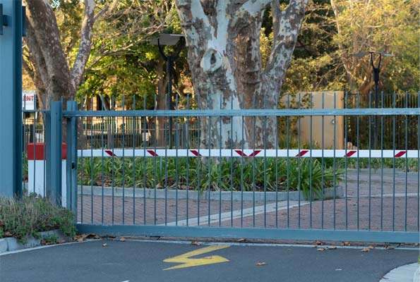 Why Healthcare Facilities Need Secure Commercial Fencing